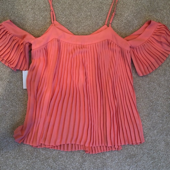 Women’s cold should pleated blouse from 1. State - Picture 3 of 4